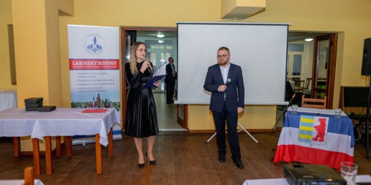 Tri desaťročia rusínskeho jazyka – LABIRSKY RUSYNY oslávili 30. výročie jeho  kodifikácie konferenciou plnou diskusií, spomienok a vízií.